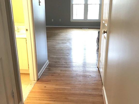 3rd image of 2712 Shawn Leigh Dr