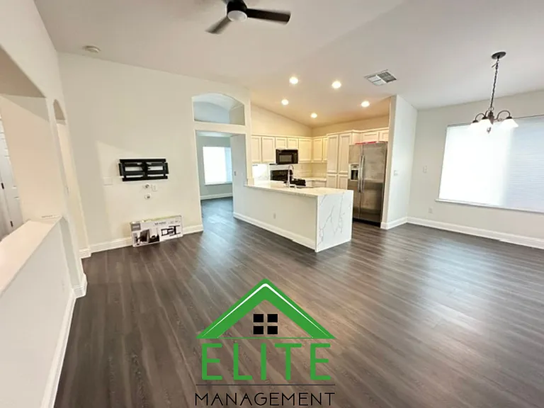5620 Bridgecross Dr — Photo 19