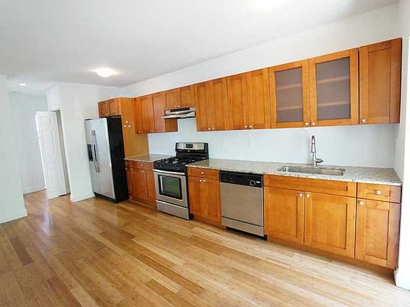 3rd image of 7930 Tatum Waterway Dr APT 17