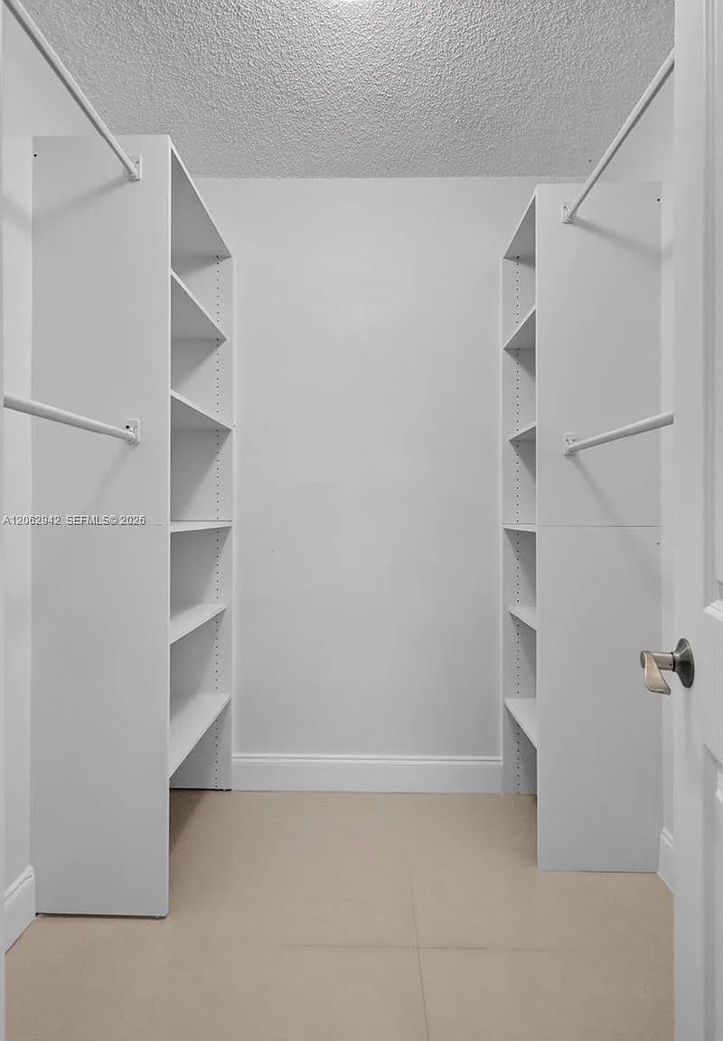 Eden Point North Condo — Photo 3