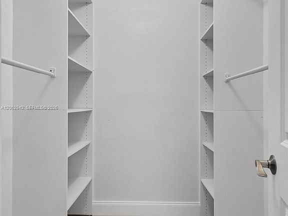 3rd image of 4000 NE 170th St APT 606