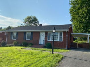 1231 Fairmont Dr, Vinton, VA 24179