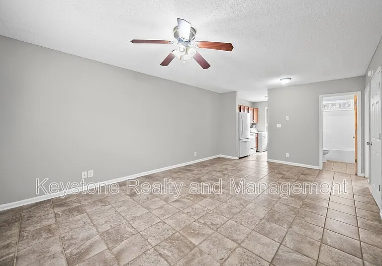 191 Oak St #2 — Photo 3