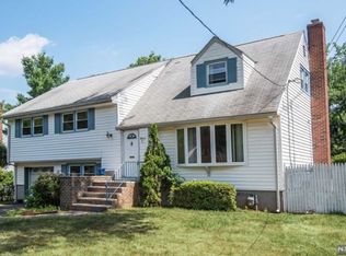 11 Galway Pl, Teaneck, NJ 07666