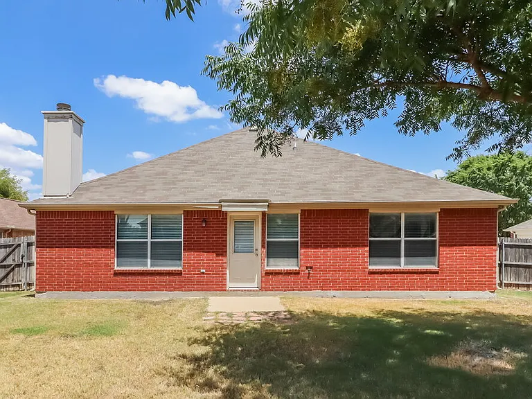 718 Reindeer Dr — Photo 16
