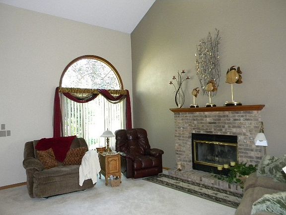 2nd image of 1212 Armstrong Ave