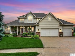 17509 Riviera Dr, Omaha, NE 68136