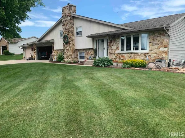 51002 Beach Dr, Elkhart, IN 46514