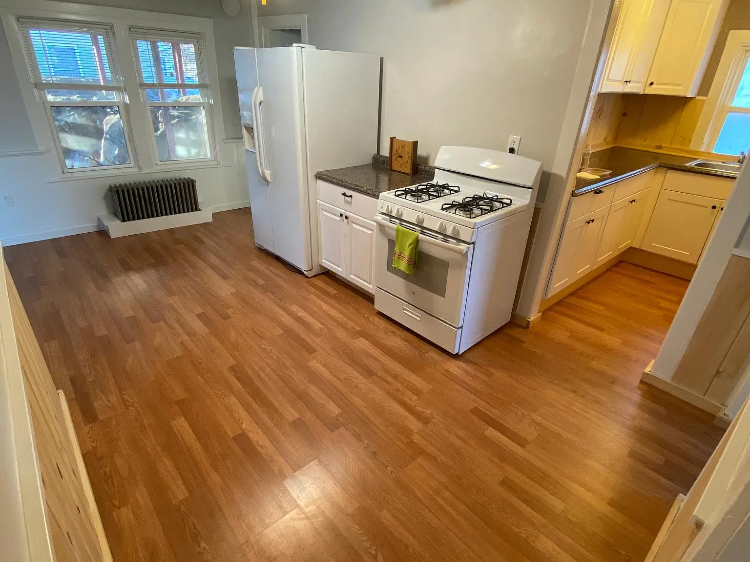 3 bed, 1100 sqft, $1,895 — Photo 3