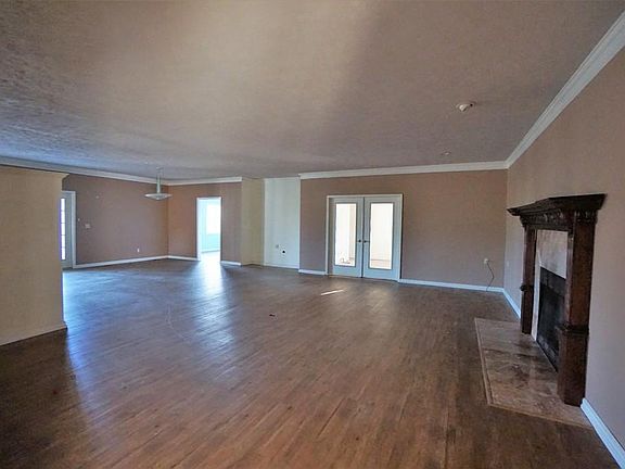 5th image of 176 Hillview Dr
