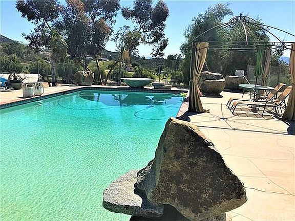 3rd image of 35610 Jewel Ln