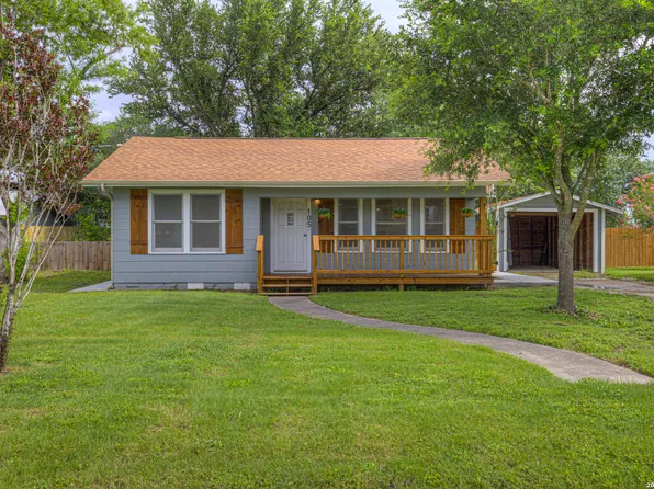 105 E Huebinger, Marion, TX 78124