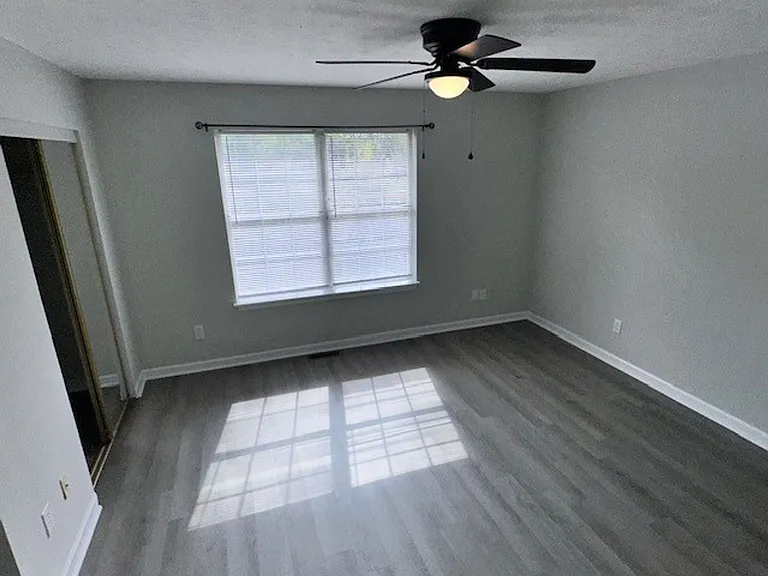 356 Oxford Dr — Photo 11