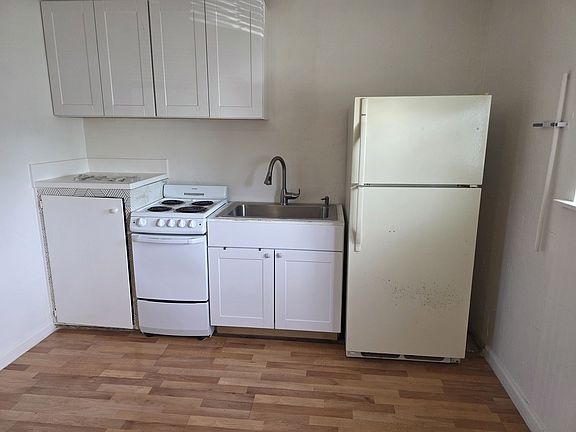 2nd image of 312 Ocean St #A