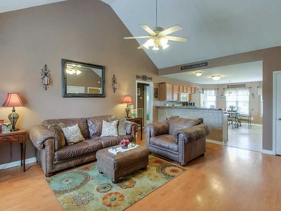 4th image of 7012 Riverwalk Blvd