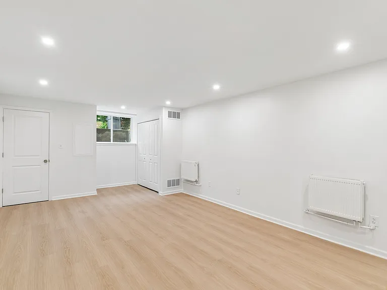 5651 N 20th St — Photo 35