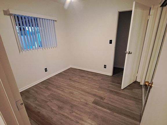 3rd image of 4906 W 98th St