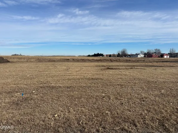 1406 10th St SW, Jamestown, ND 58401