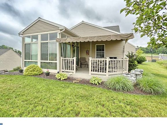 3rd image of 7 Apple Blossom Ln