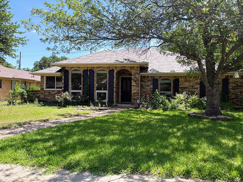1st image of 124 Meadowglen Cir