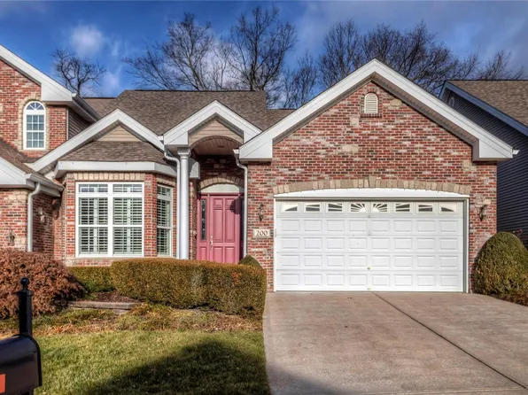 200 Woodland Place Ct, Saint Charles, MO 63303