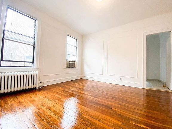 3rd image of 34-11 33rd St #3R