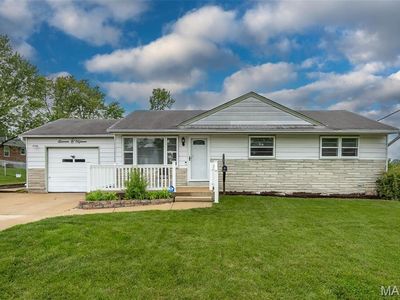 11015 Hillhurst Ln, Saint Louis, MO, 63123