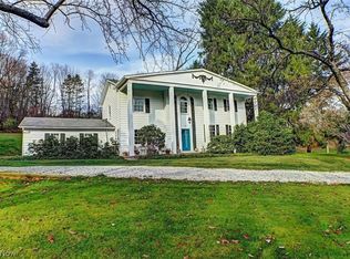 1082 Rolling Meadows Rd, Akron, OH 44333