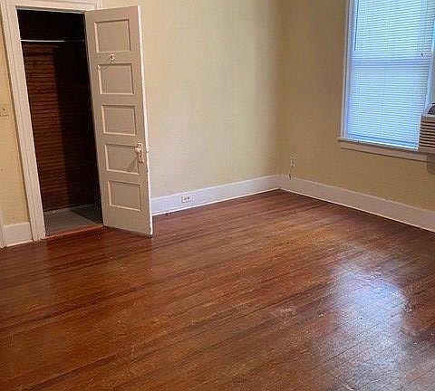 4th image of 821B Georgia Ave