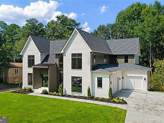 2nd image of 1671 Manhasset Dr