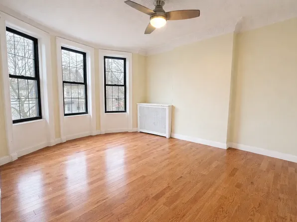 22 Chestnut Street image 1 of 13