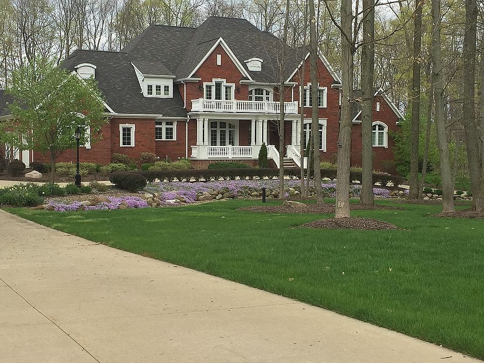 2nd image of 2033 Woodshire Ln