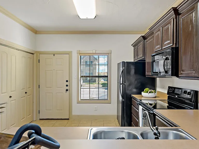 11118 Marion Rd #400 — Photo 10