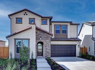 1694 N Greenfield Ave, Clovis, CA 93619