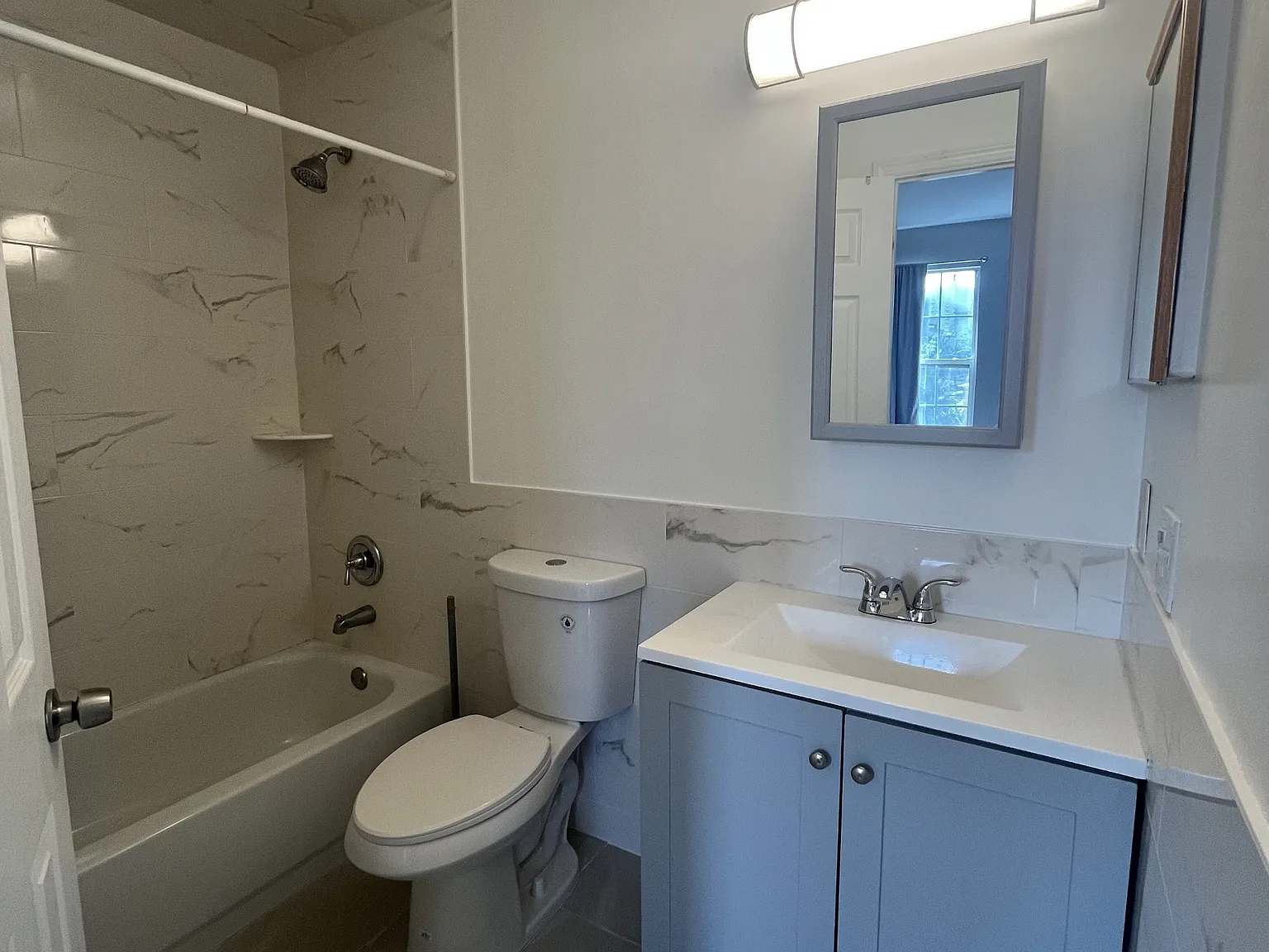 20 Ashby Lane (4 Bed | 3 Bath) (P3 | T1) - 3 - Upstairs Master Bed Front — Photo 4