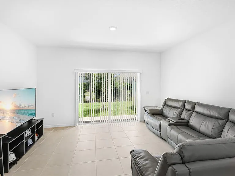 8865 Daybreak St — Photo 12
