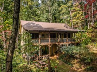 594 Creekside Trl, Ellijay, GA 30540