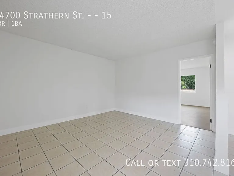 14700 Strathern St #15 — Photo 4