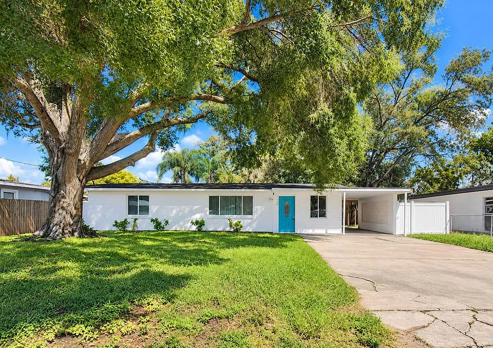 9616 Pine Ridge Ave