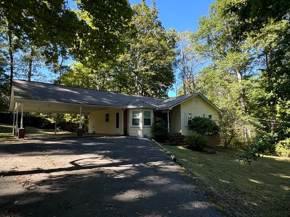 215 Lee Rd, Dickson, TN 37055
