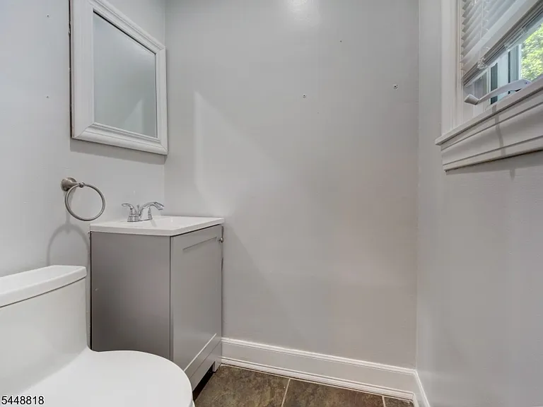 158 Lexington Ave — Photo 8