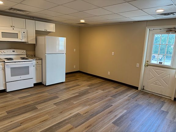 4th image of 120 Delaware Ave #1
