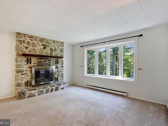 3rd image of 1533 Marburg Rd
