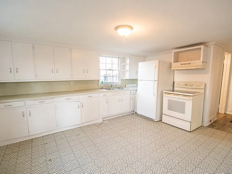 1120 Alexander St — Photo 10