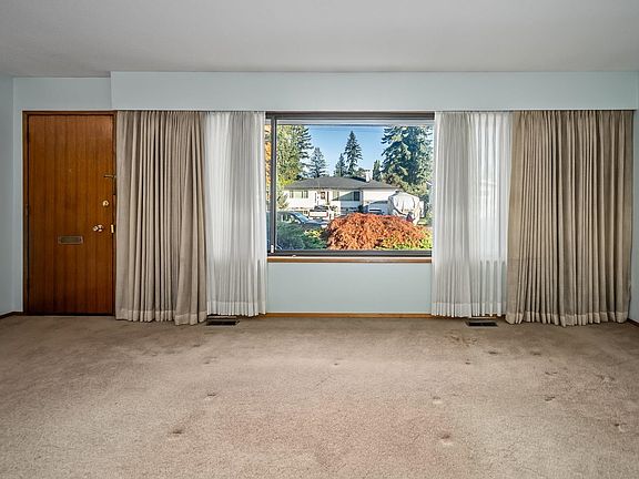 5th image of 21742 121st Ave