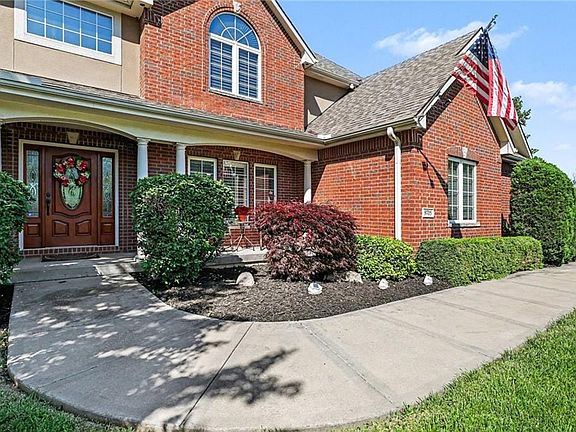 4th image of 9705 NE Jacob Ln