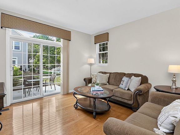 4th image of 611 Dunhill Ln