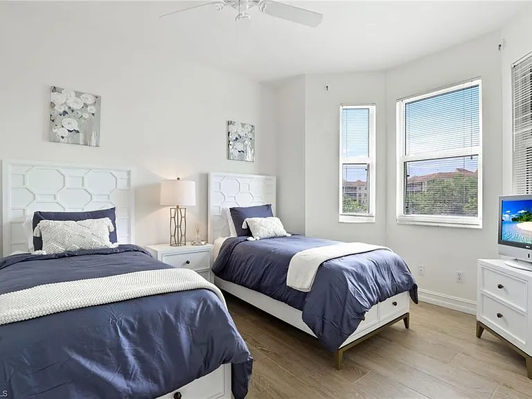 400 Flagship Dr #401 — Photo 14