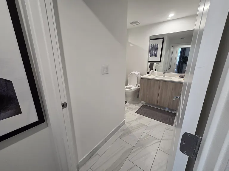 670 W 70th Pl #B1 — Photo 11