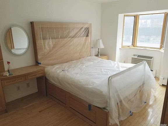 4th image of 13347 Sanford Ave